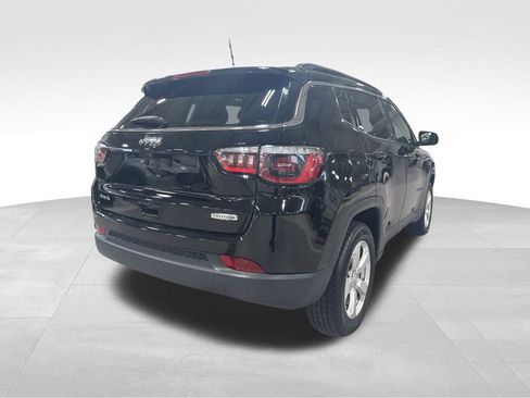 Used 2018 Jeep Compass Latitude w/ Cold Weather Group image 17