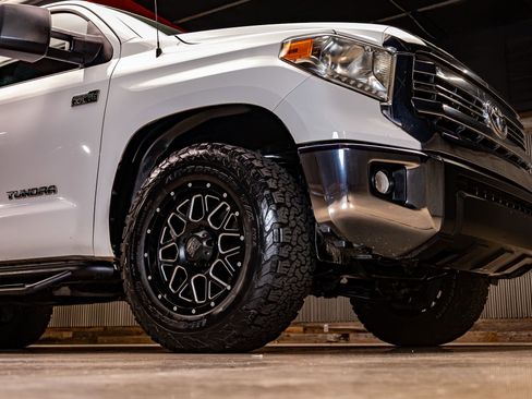 Used 2017 Toyota Tundra SR5 image 11