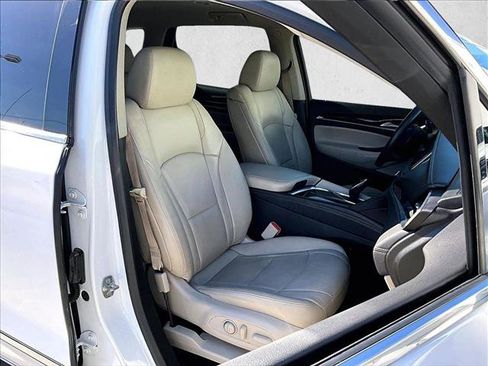 Used 2020 Buick Enclave Essence image 9