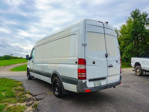 Used 2014 Mercedes-Benz Sprinter 2500 image 5