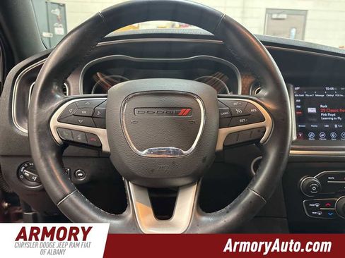 Used 2017 Dodge Charger SXT image 13