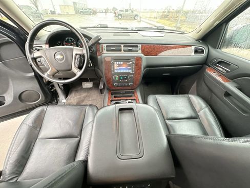 Used 2013 Chevrolet Suburban LTZ image 19
