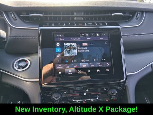 Certified 2025 Jeep Grand Cherokee Altitude AWD/4WD image 22