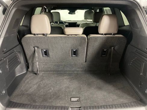 Used 2024 GMC Acadia Elevation image 22