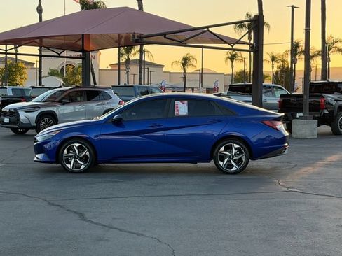 Used 2023 Hyundai Elantra SEL w/ Convenience Package FWD image 9