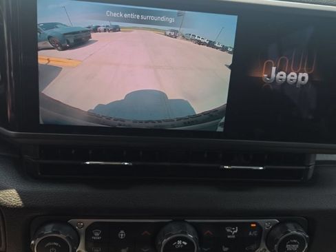 Used 2024 Jeep Wrangler Unlimited Sport AWD/4WD image 19