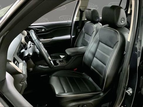Used 2023 GMC Acadia Denali AWD/4WD image 25