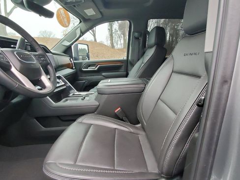 Used 2024 GMC Sierra 2500 Denali w/ Denali Reserve Package image 3