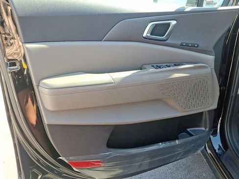 New 2026 Kia Carnival SX image 8