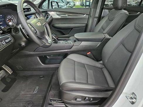 New 2025 Cadillac XT6 Sport w/ Technology Package image 11