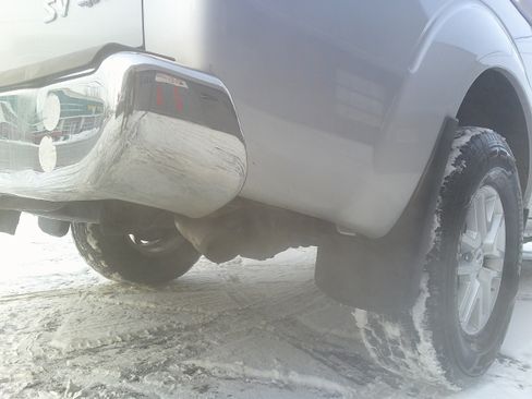 Used 2018 Nissan Frontier SV image 5