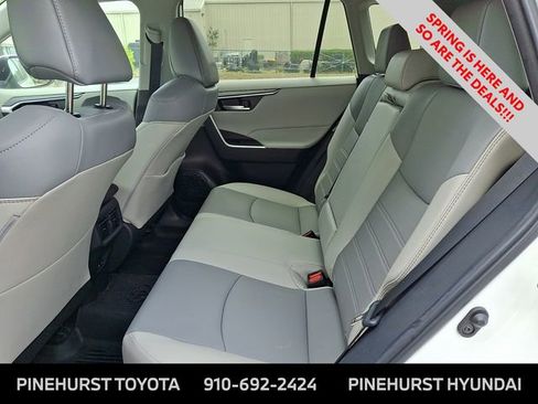 Used 2023 Toyota RAV4 XLE Premium image 10