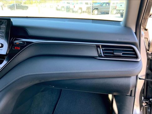 Used 2024 Toyota Camry SE image 17