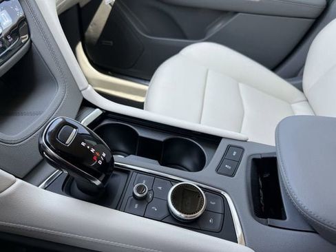 New 2025 Cadillac XT5 Premium Luxury image 18