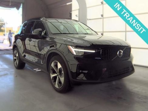 Used 2026 Volvo XC40 B5 Plus AWD/4WD image 1