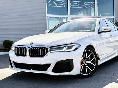 Used 2022 BMW 530i w/ M Sport Package RWD image 2