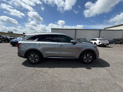 Used 2022 Kia Sorento S FWD image 9
