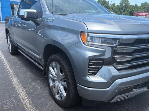 Used 2025 Chevrolet Silverado 1500 High Country AWD/4WD image 8