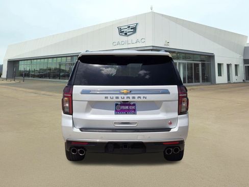 Used 2024 Chevrolet Suburban High Country w/ Max Trailering Package AWD/4WD image 5