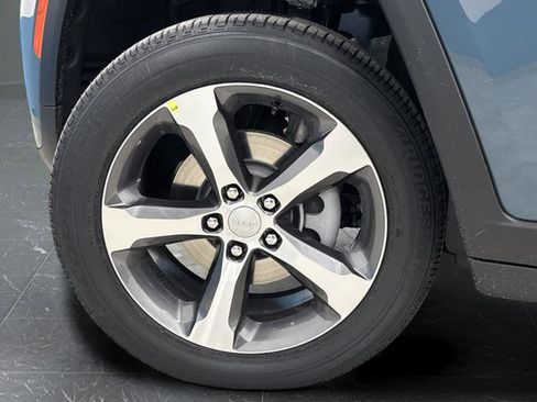 New 2026 Jeep Grand Cherokee Limited image 37