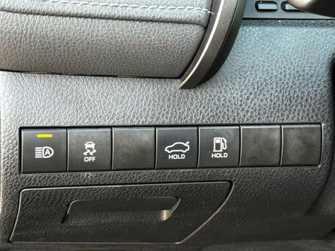 Used 2022 Toyota Camry SE FWD image 21