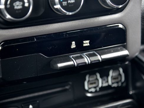 Used 2019 RAM 1500 Big Horn AWD/4WD image 26