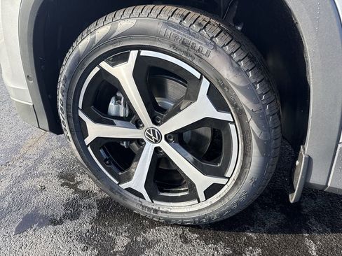 New 2026 Volkswagen Tiguan SE AWD/4WD image 8