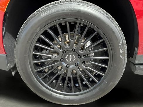 Used 2022 Chevrolet Suburban RST w/ Luxury Package image 29