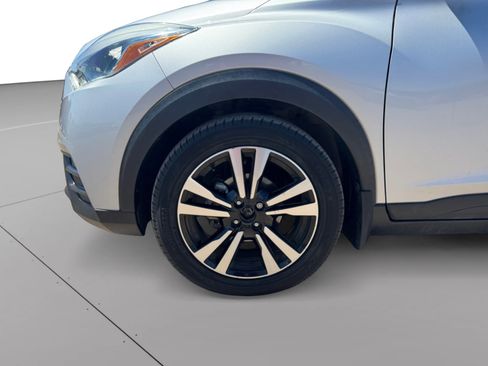 Used 2019 Nissan Kicks SV w/ Exterior Package FWD image 9