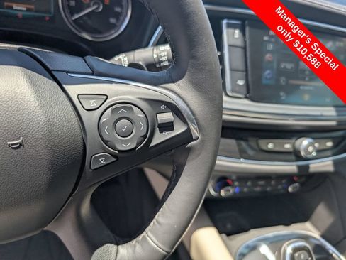 Used 2018 Buick Enclave Premium w/ Experience Buick Package FWD image 17