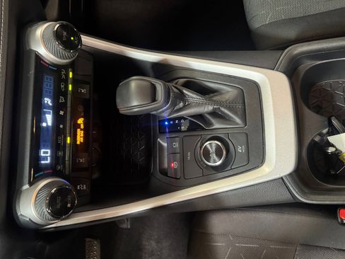 Certified 2021 Toyota RAV4 XLE w/ Convenience Package AWD/4WD image 15