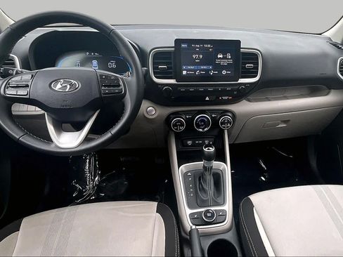 Used 2026 Hyundai Venue SEL FWD image 16
