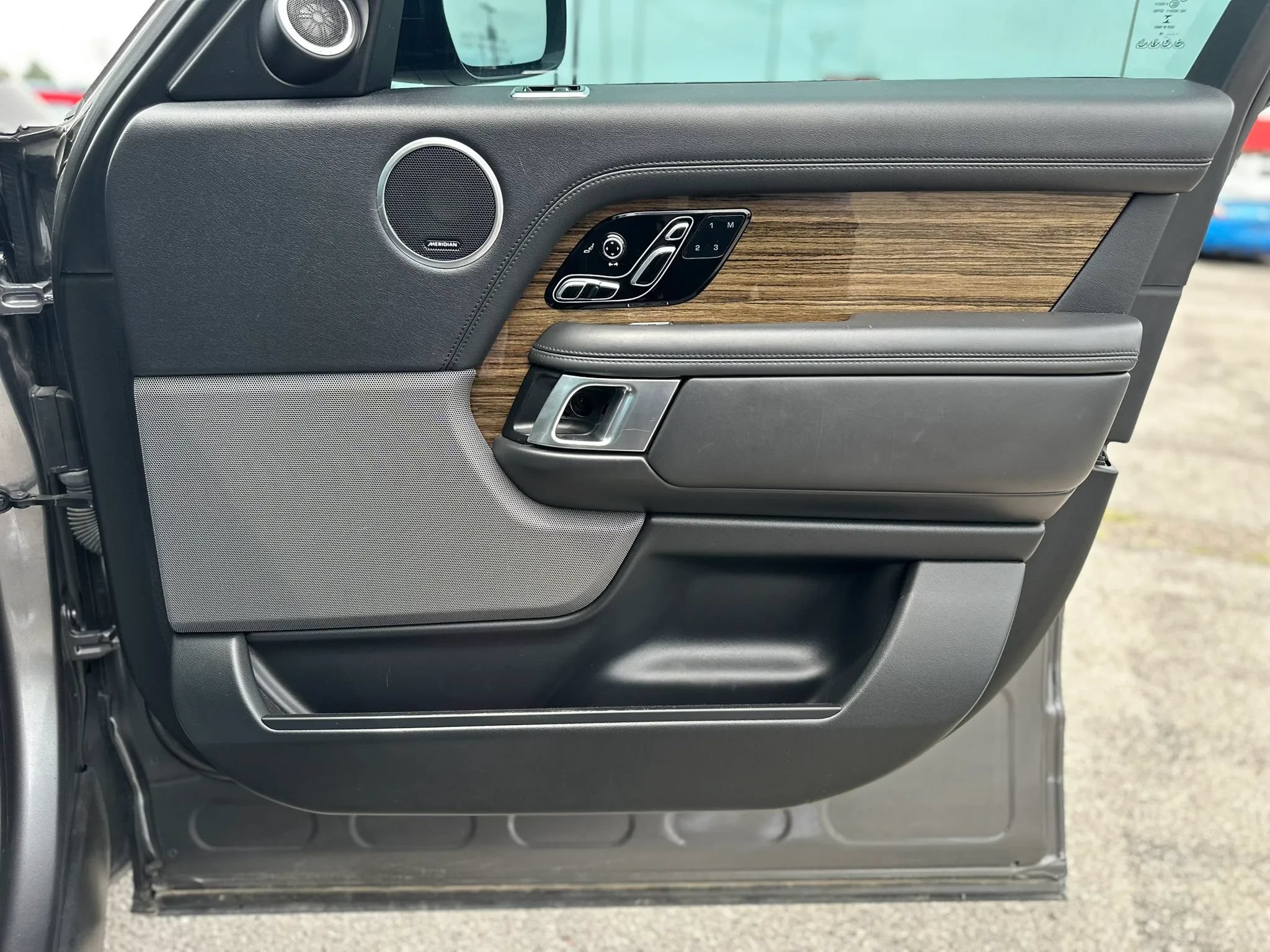 Used 2018 Land Rover Range Rover HSE AWD/4WD image 23