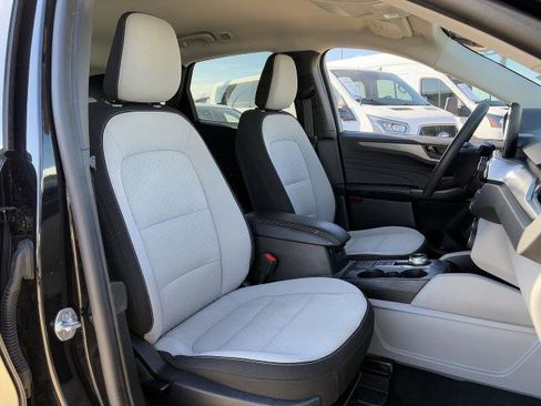 Certified 2025 Ford Escape Active image 29