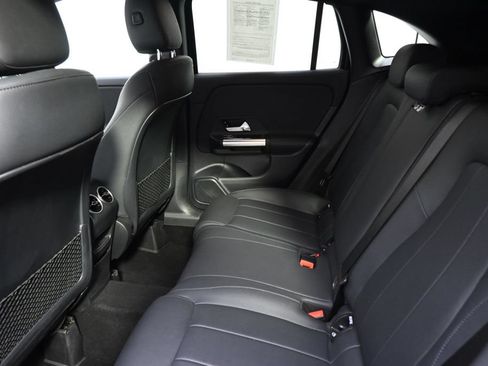 Used 2025 Mercedes-Benz GLA 250 4MATIC image 19