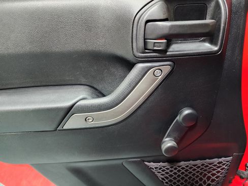 Used 2017 Jeep Wrangler Unlimited Sport w/ Connectivity Group image 18