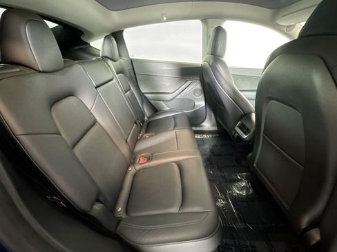 Used 2022 Tesla Model Y Long Range image 24