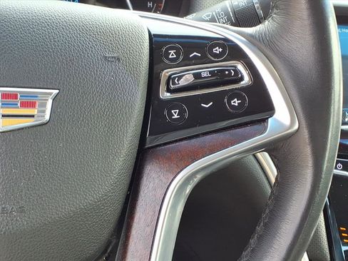 Used 2019 Cadillac XTS Luxury image 18