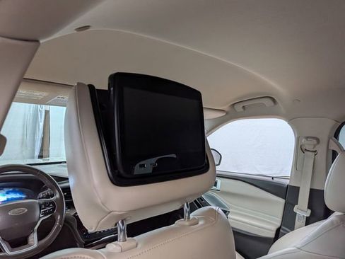Certified 2023 Ford Explorer Platinum w/ Technology Package RWD image 19
