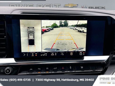 Used 2024 Chevrolet Silverado 1500 High Country w/ Technology Package AWD/4WD image 16
