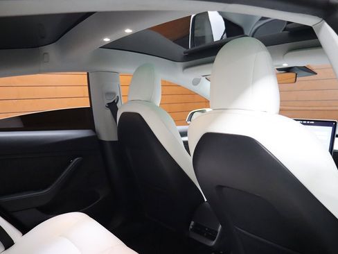 Used 2023 Tesla Model 3 Standard Range image 46