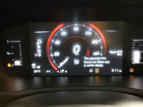 Used 2018 Volvo XC90 T5 Momentum w/ Convenience Package FWD image 11