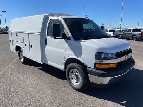 New 2025 Chevrolet Express 3500 w/ Power Convenience Package image 2