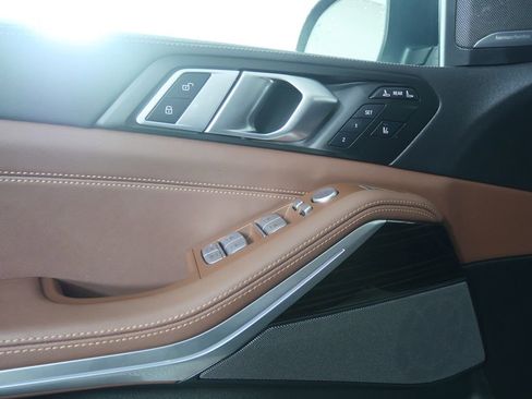 Certified 2025 BMW X7 xDrive40i AWD/4WD image 8