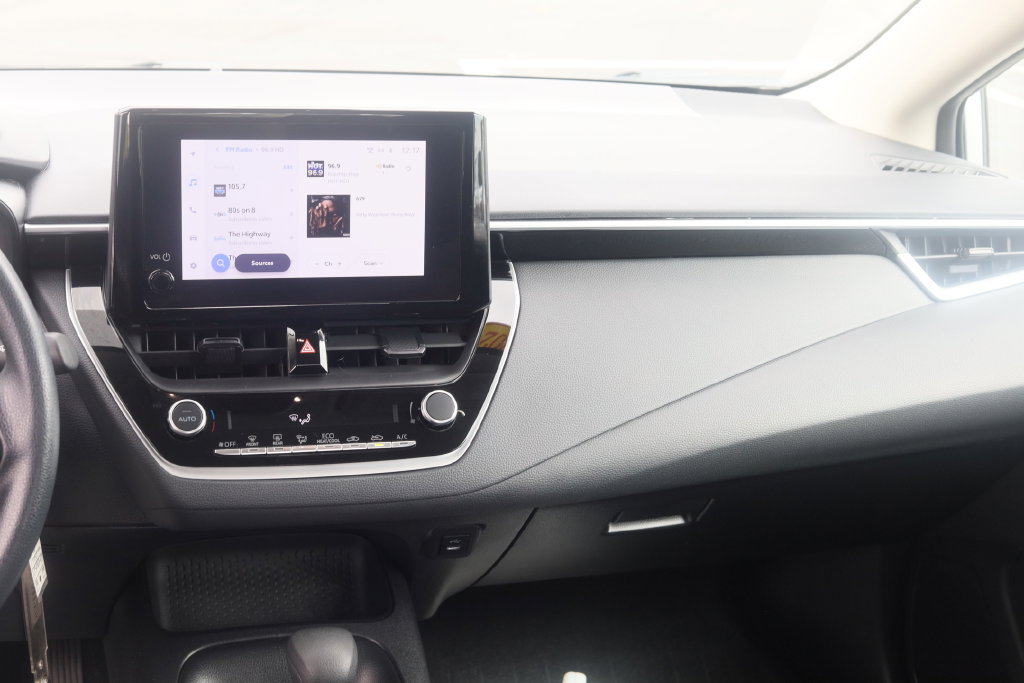 Used 2024 Toyota Corolla LE FWD image 11