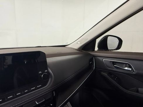 Used 2021 Nissan Rogue SL w/ Premium Package FWD image 14