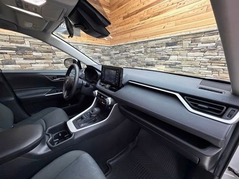 Used 2022 Toyota RAV4 XLE w/ Convenience Package AWD/4WD image 13