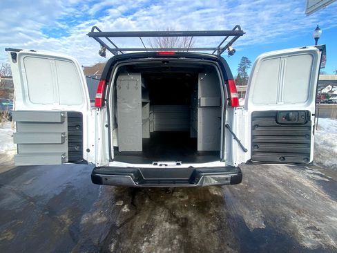 Used 2022 Chevrolet Express 3500 RWD 3500 135 w/ Driver Convenience Package image 12