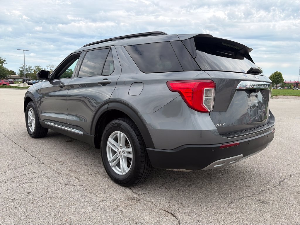Used 2024 Ford Explorer XLT w/ Equipment Group 202A AWD/4WD image 5