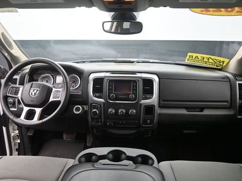 Used 2022 RAM 1500 Classic SLT AWD/4WD image 38